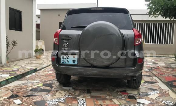 Nunua Ilio tumika Toyota RAV4 Brown Gari ndani ya Maputo nchini Maputo Nunua Ilio tumika Toyota RAV4 Brown Gari ndani ya Maputo nchini Maputo