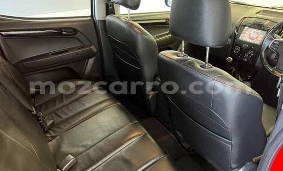 Comprar Usado Isuzu D-MAX Vermelho Carro em Maputo em Maputo Comprar Usado Isuzu D-MAX Vermelho Carro em Maputo em Maputo