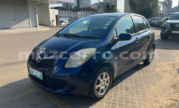 Nunua Ilio tumika Toyota Vitz Bluu Gari ndani ya Maputo nchini Maputo