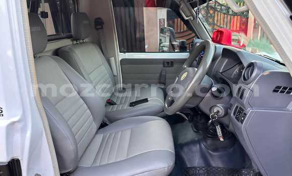 Nunua Ilio tumika Toyota Land Cruiser Nyeupe Gari ndani ya Maputo nchini Maputo Nunua Ilio tumika Toyota Land Cruiser Nyeupe Gari ndani ya Maputo nchini Maputo