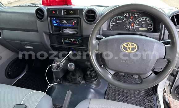 Nunua Ilio tumika Toyota Land Cruiser Nyeupe Gari ndani ya Maputo nchini Maputo Nunua Ilio tumika Toyota Land Cruiser Nyeupe Gari ndani ya Maputo nchini Maputo