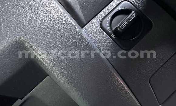 Nunua Ilio tumika Toyota Land Cruiser Nyeupe Gari ndani ya Maputo nchini Maputo Nunua Ilio tumika Toyota Land Cruiser Nyeupe Gari ndani ya Maputo nchini Maputo