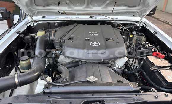 Nunua Ilio tumika Toyota Land Cruiser Nyeupe Gari ndani ya Maputo nchini Maputo Nunua Ilio tumika Toyota Land Cruiser Nyeupe Gari ndani ya Maputo nchini Maputo