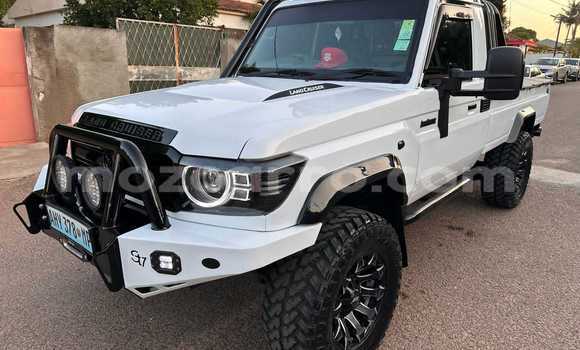 Nunua Ilio tumika Toyota Land Cruiser Nyeupe Gari ndani ya Maputo nchini Maputo Nunua Ilio tumika Toyota Land Cruiser Nyeupe Gari ndani ya Maputo nchini Maputo