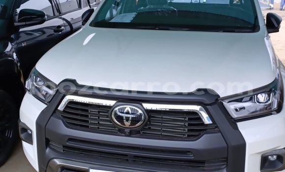 Nunua Ilio tumika Toyota Hilux Nyeupe Gari ndani ya Maputo nchini Maputo Nunua Ilio tumika Toyota Hilux Nyeupe Gari ndani ya Maputo nchini Maputo