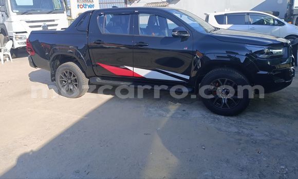 Comprar Usado Toyota Hilux Preto Carro em Maputo em Maputo
