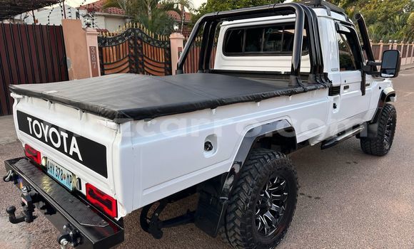 Buy Used Toyota Land Cruiser White Car in Maputo in Maputo Buy Used Toyota Land Cruiser White Car in Maputo in Maputo