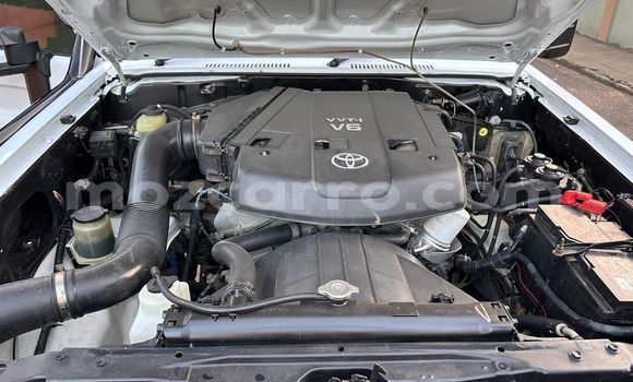 Buy Used Toyota Land Cruiser White Car in Maputo in Maputo Buy Used Toyota Land Cruiser White Car in Maputo in Maputo