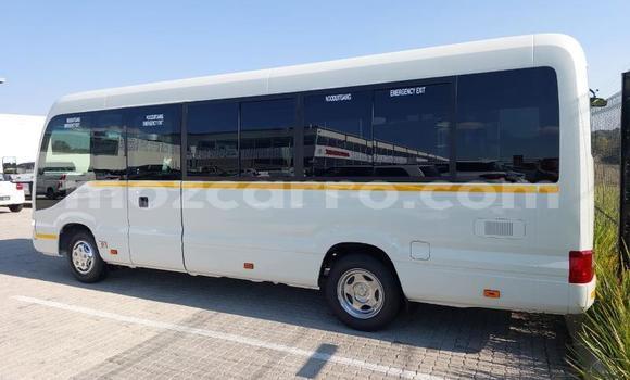 Nunua Ilio tumika Toyota Coaster Nyeupe Gari ndani ya Maputo nchini Maputo Nunua Ilio tumika Toyota Coaster Nyeupe Gari ndani ya Maputo nchini Maputo