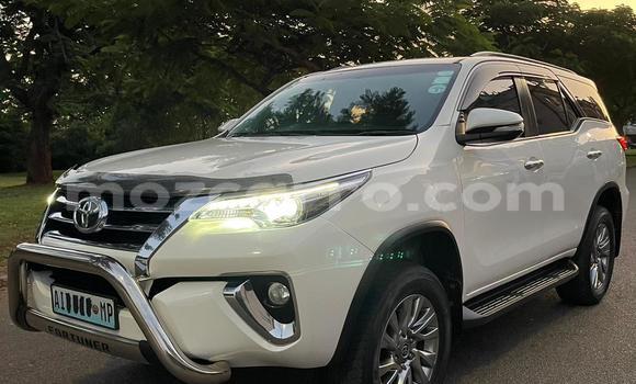 Nunua Mpya Toyota Fortuner Nyeupe Gari ndani ya Maputo nchini Maputo