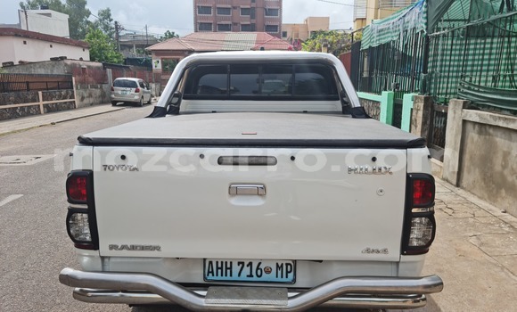 Comprar Usado Toyota Hilux Branco Carro em Maputo em Maputo Comprar Usado Toyota Hilux Branco Carro em Maputo em Maputo