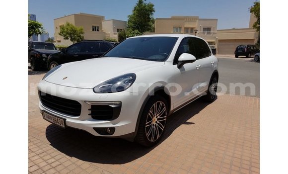 Comprar Importar Porsche Cayenne Branco Carro em Import - Dubai em Cabo Delgado