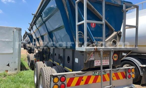 Tenga Tsaru Trabant 600 Zvimwe Mota in Maputo in Maputo Tenga Tsaru Trabant 600 Zvimwe Mota in Maputo in Maputo