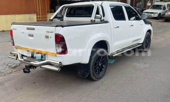 Tenga Tsaru Toyota Hilux Zvimwe Mota in Mabote in Inhambane Tenga Tsaru Toyota Hilux Zvimwe Mota in Mabote in Inhambane