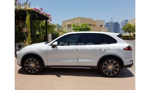 Comprar Importar Porsche Cayenne Branco Carro em Import - Dubai em Cabo Delgado Comprar Importar Porsche Cayenne Branco Carro em Import - Dubai em Cabo Delgado