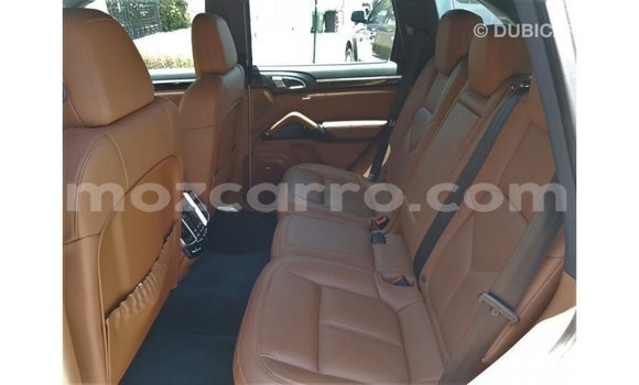 Comprar Importar Porsche Cayenne Branco Carro em Import - Dubai em Cabo Delgado Comprar Importar Porsche Cayenne Branco Carro em Import - Dubai em Cabo Delgado