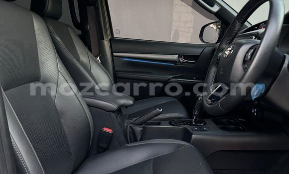 Buy Used Toyota Hiluxe Revo Green Car in Maputo in Maputo Buy Used Toyota Hiluxe Revo Green Car in Maputo in Maputo