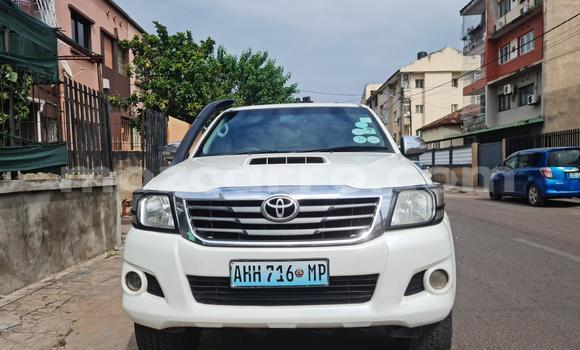 Nunua Ilio tumika Toyota Hilux Nyeupe Gari ndani ya Maputo nchini Maputo Nunua Ilio tumika Toyota Hilux Nyeupe Gari ndani ya Maputo nchini Maputo