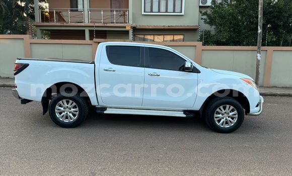 Tenga Tsaru Mazda BT-50 Chena Mota in Maputo in Maputo Tenga Tsaru Mazda BT-50 Chena Mota in Maputo in Maputo