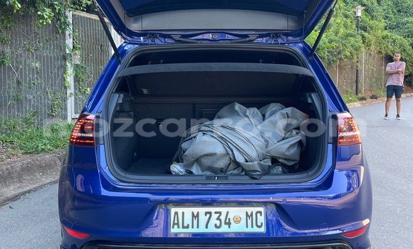 Buy Used Volkswagen Golf R Blue Car in Maputo in Maputo Buy Used Volkswagen Golf R Blue Car in Maputo in Maputo