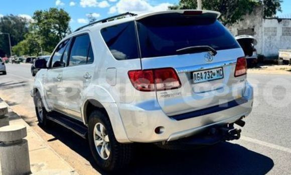 Comprar Usado Toyota Fortuner Bege Carro em Maputo em Maputo Comprar Usado Toyota Fortuner Bege Carro em Maputo em Maputo