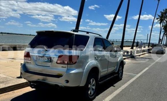 Comprar Usado Toyota Fortuner Bege Carro em Maputo em Maputo Comprar Usado Toyota Fortuner Bege Carro em Maputo em Maputo