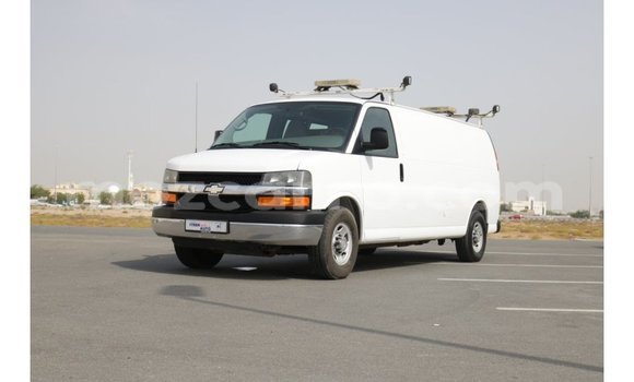 Comprar Importar Chevrolet Express Branco Carro em Import - Dubai em Cabo Delgado