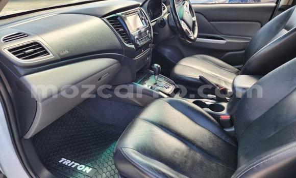 Nunua Ilio tumika Mitsubishi Triton Nyeupe Gari ndani ya Maputo nchini Maputo Nunua Ilio tumika Mitsubishi Triton Nyeupe Gari ndani ya Maputo nchini Maputo