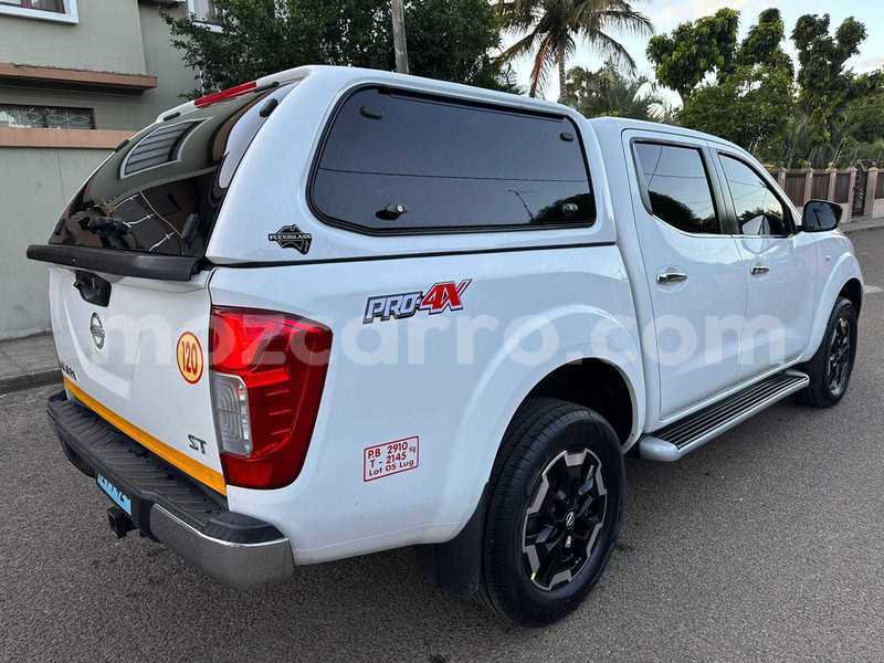 Big with watermark nissan navara maputo maputo 22331