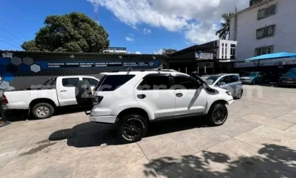 Buy Used Toyota Fortuner White Car in Maputo in Maputo Buy Used Toyota Fortuner White Car in Maputo in Maputo