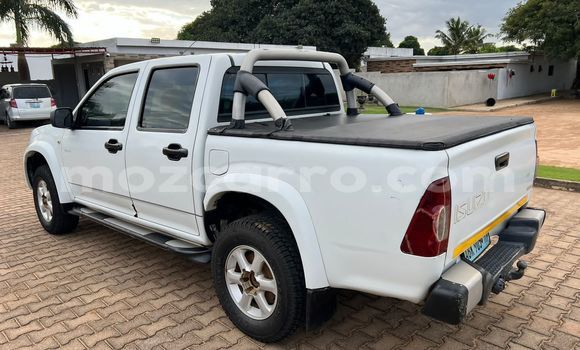 Tenga Tsaru Isuzu KB Chena Mota in Maputo in Maputo Tenga Tsaru Isuzu KB Chena Mota in Maputo in Maputo