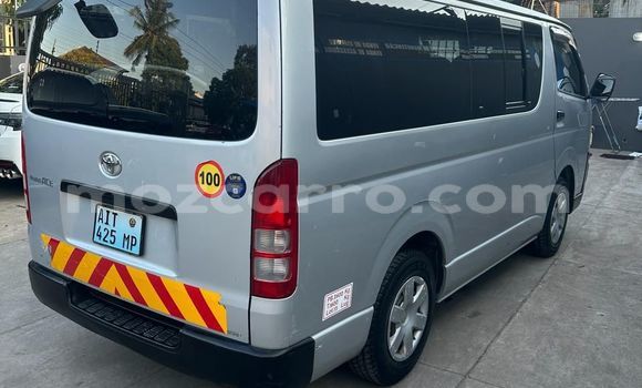 Nunua Ilio tumika Toyota Hiace Brown Gari ndani ya Maputo nchini Maputo Nunua Ilio tumika Toyota Hiace Brown Gari ndani ya Maputo nchini Maputo