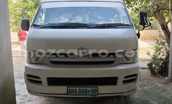 Comprar Usado Toyota Hiace Branco Carro em Maputo em Maputo