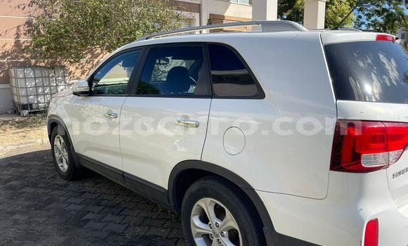 Nunua Ilio tumika Kia Sorento Nyeupe Gari ndani ya Maputo nchini Maputo Nunua Ilio tumika Kia Sorento Nyeupe Gari ndani ya Maputo nchini Maputo