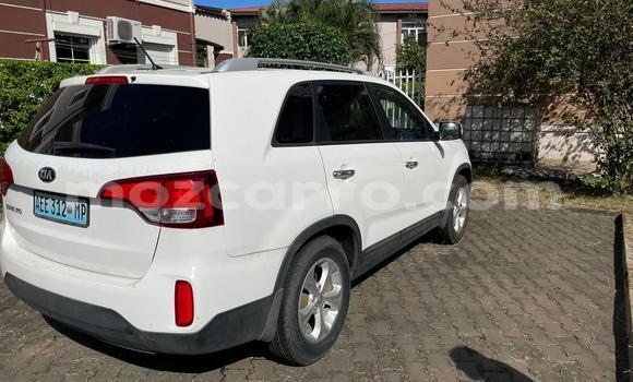Nunua Ilio tumika Kia Sorento Nyeupe Gari ndani ya Maputo nchini Maputo Nunua Ilio tumika Kia Sorento Nyeupe Gari ndani ya Maputo nchini Maputo