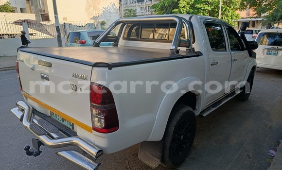 Buy Used Toyota Hilux White Car in Maputo in Maputo Buy Used Toyota Hilux White Car in Maputo in Maputo