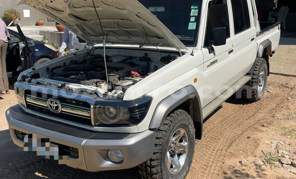 Tenga Tsaru Toyota Land Cruiser Chena Mota in Maputo in Maputo Tenga Tsaru Toyota Land Cruiser Chena Mota in Maputo in Maputo