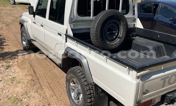 Tenga Tsaru Toyota Land Cruiser Chena Mota in Maputo in Maputo Tenga Tsaru Toyota Land Cruiser Chena Mota in Maputo in Maputo