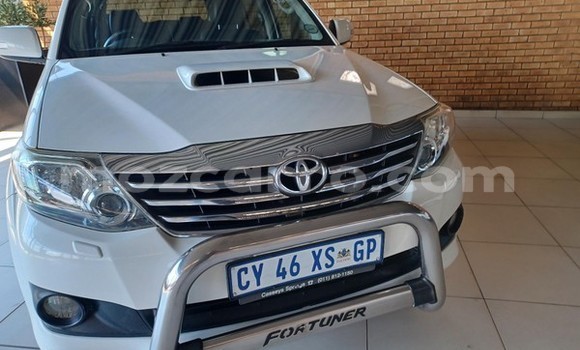 Comprar Usado Toyota Fortuner Branco Carro em Maputo em Maputo Comprar Usado Toyota Fortuner Branco Carro em Maputo em Maputo