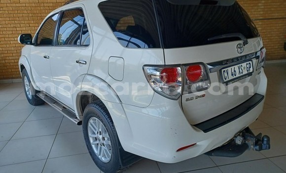 Comprar Usado Toyota Fortuner Branco Carro em Maputo em Maputo Comprar Usado Toyota Fortuner Branco Carro em Maputo em Maputo