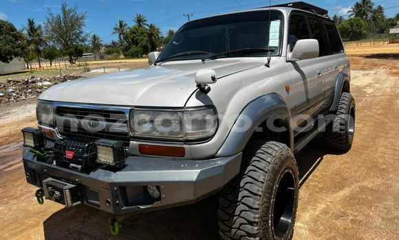 Nunua Ilio tumika Toyota Land Cruiser Nyingine Gari ndani ya Maxixe nchini Inhambane