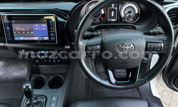 Comprar Usado Toyota Hiluxe Revo Branco Carro em Maputo em Maputo Comprar Usado Toyota Hiluxe Revo Branco Carro em Maputo em Maputo