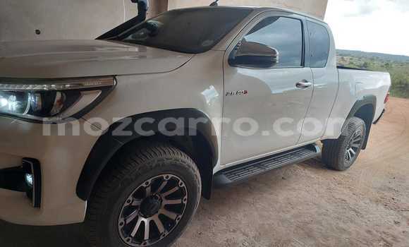 Comprar Usado Toyota Hilux Branco Carro em Maputo em Maputo Comprar Usado Toyota Hilux Branco Carro em Maputo em Maputo