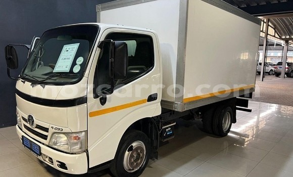 Comprar Usado Toyota Dyna Branco Caminhão em Maputo em Maputo Comprar Usado Toyota Dyna Branco Caminhão em Maputo em Maputo