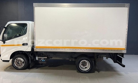 Comprar Usado Toyota Dyna Branco Caminhão em Maputo em Maputo Comprar Usado Toyota Dyna Branco Caminhão em Maputo em Maputo