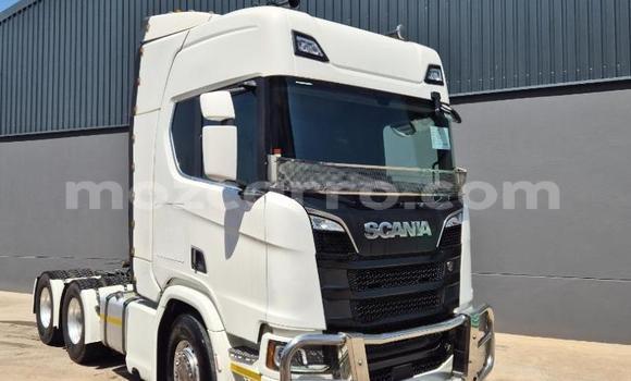 Nunua Ilio tumika Scania R420 Nyeupe Lori ndani ya Maputo nchini Maputo Nunua Ilio tumika Scania R420 Nyeupe Lori ndani ya Maputo nchini Maputo