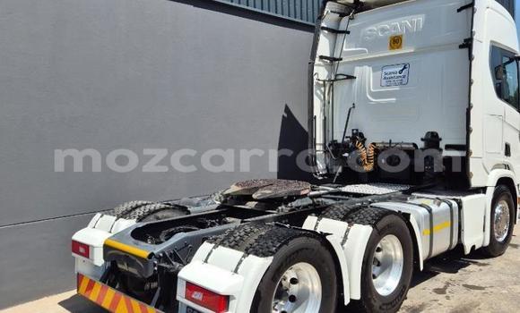 Nunua Ilio tumika Scania R420 Nyeupe Lori ndani ya Maputo nchini Maputo Nunua Ilio tumika Scania R420 Nyeupe Lori ndani ya Maputo nchini Maputo