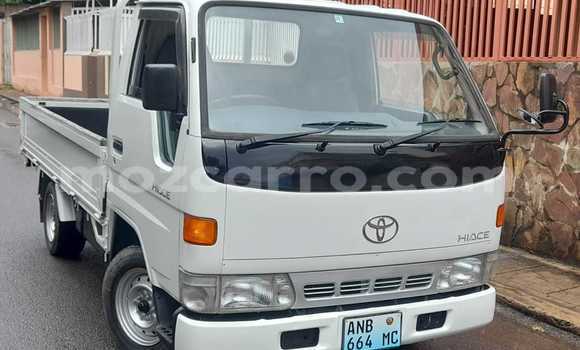 Comprar Usado Toyota Dyna Branco Caminhão em Maputo em Maputo Comprar Usado Toyota Dyna Branco Caminhão em Maputo em Maputo