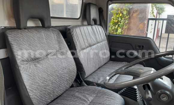 Comprar Usado Mitsubishi Canter Branco Caminhão em Maputo em Maputo Comprar Usado Mitsubishi Canter Branco Caminhão em Maputo em Maputo
