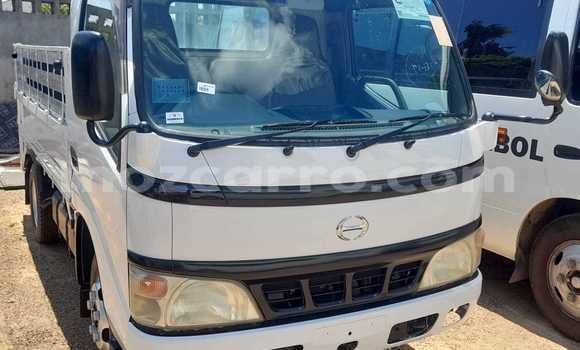 Buy Used Hino 300 Series White Truck in Maputo in Maputo Buy Used Hino 300 Series White Truck in Maputo in Maputo